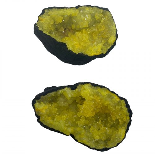 Geodas de Calsita Coloreada – Roca Negra – Amarilla